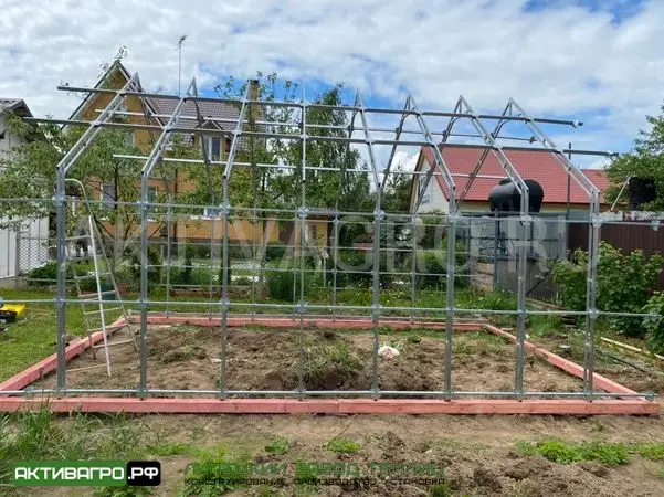 Теплица Ударница Англичанка, ширина 4 м, труба 40х20 + 20х20 Теплица Ударница Англичанка, ширина 4 м, труба 40х20 + 20х20